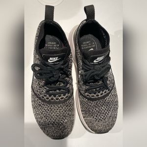 Nike Air Max Thea Flyknit